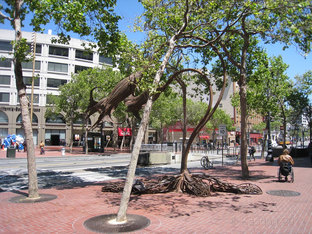 2011 Bay 2 Breakers Friday 0080.JPG - I was able to participate in the 100th annual running of the Bay to Breakers 12K race in San Francisco California. A weekend for sightseeing and racing.